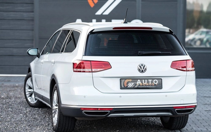 Volkswagen Passat cena 81900 przebieg: 191000, rok produkcji 2017 z Kowal małe 301
